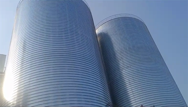 青岛2座混凝土高架卷板仓